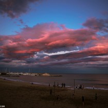 Puesta del sol en Barcelona by Lena Karelova