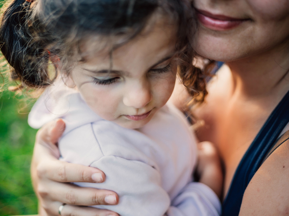 Sofia and her mom. Outdoor family portraits. Professional family photos. Lena Karelova wedding and family photography, Barcelona