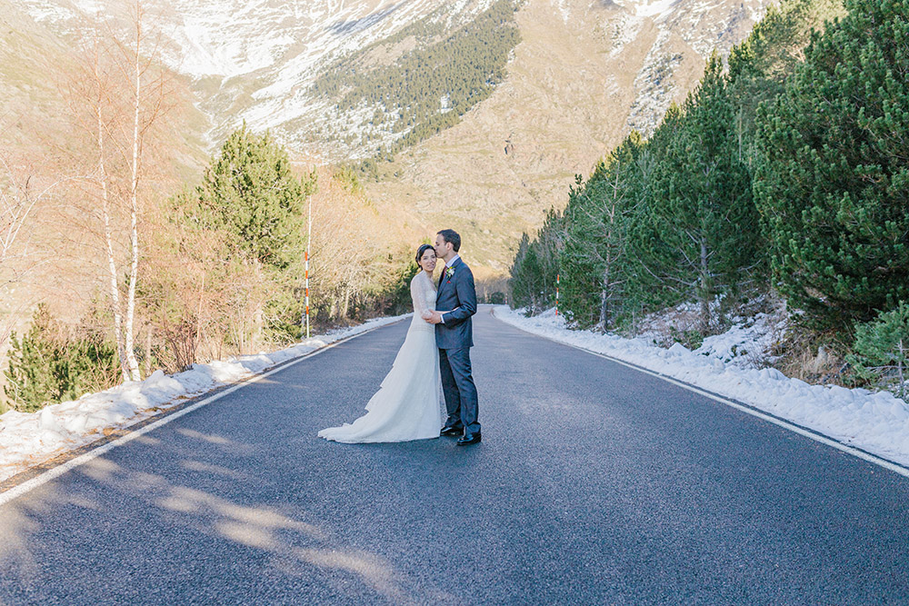 winter wedding in Spain. Lena Karelova - destination wedding photographer based in Barcelona.