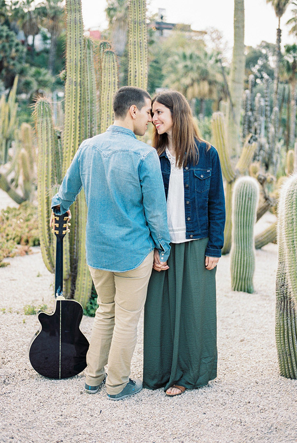 Couple photoshoot poses | Engagement couple photoshoot | Film Photographer Barcelona | Lena Karelova Photography