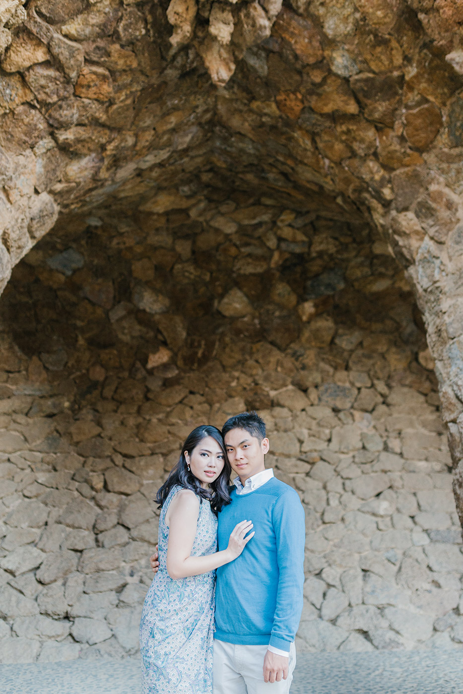 Couple in love in Barcelona | Fine Art Photographer | Engagement Photographer Barcelona | Elegant pre wedding photoshoot Barcelona