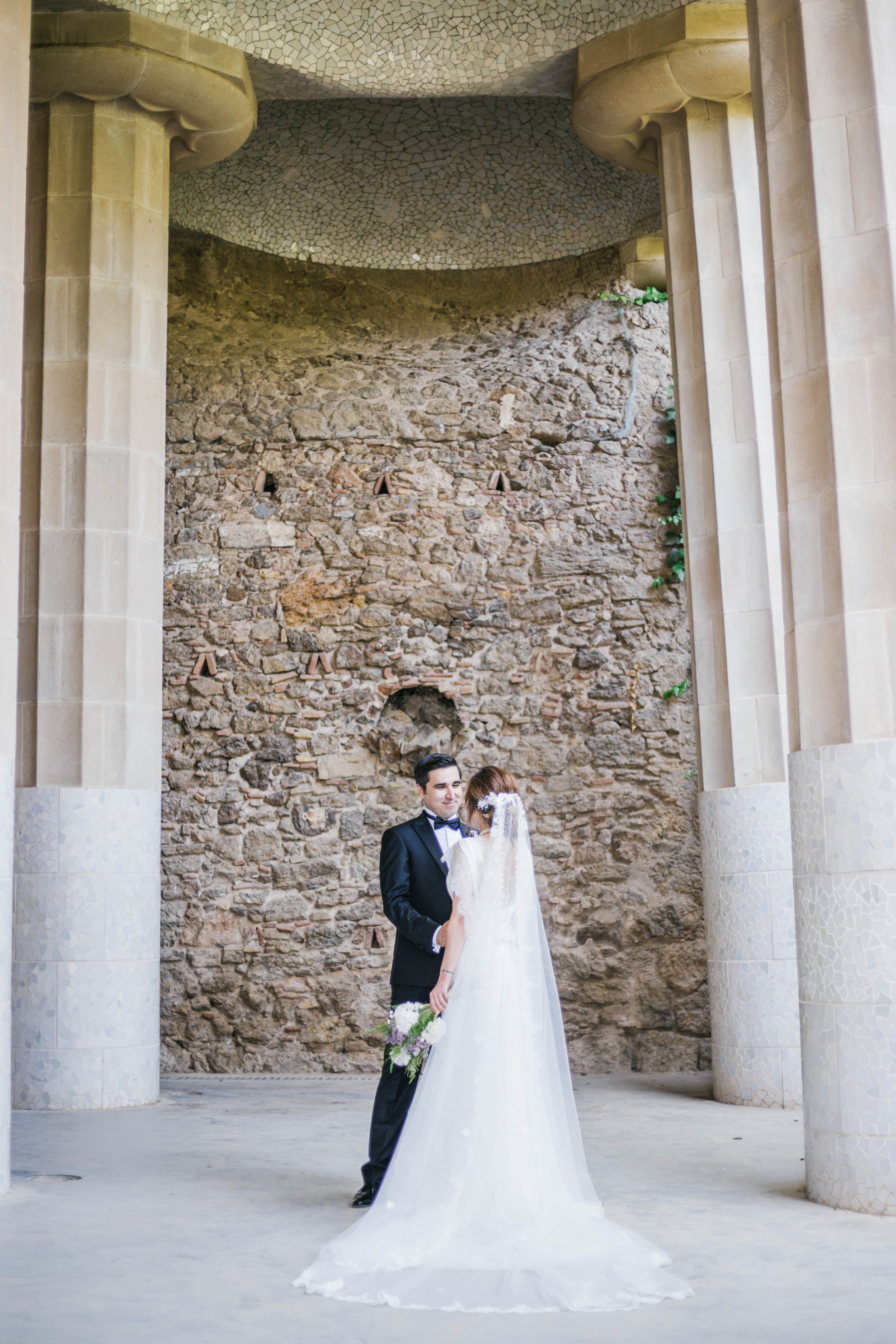 Engagement photoshoot Barcelona | Fin Art Photographer | Lena Karelova Photography | Barcelona Film Wedding Photographer