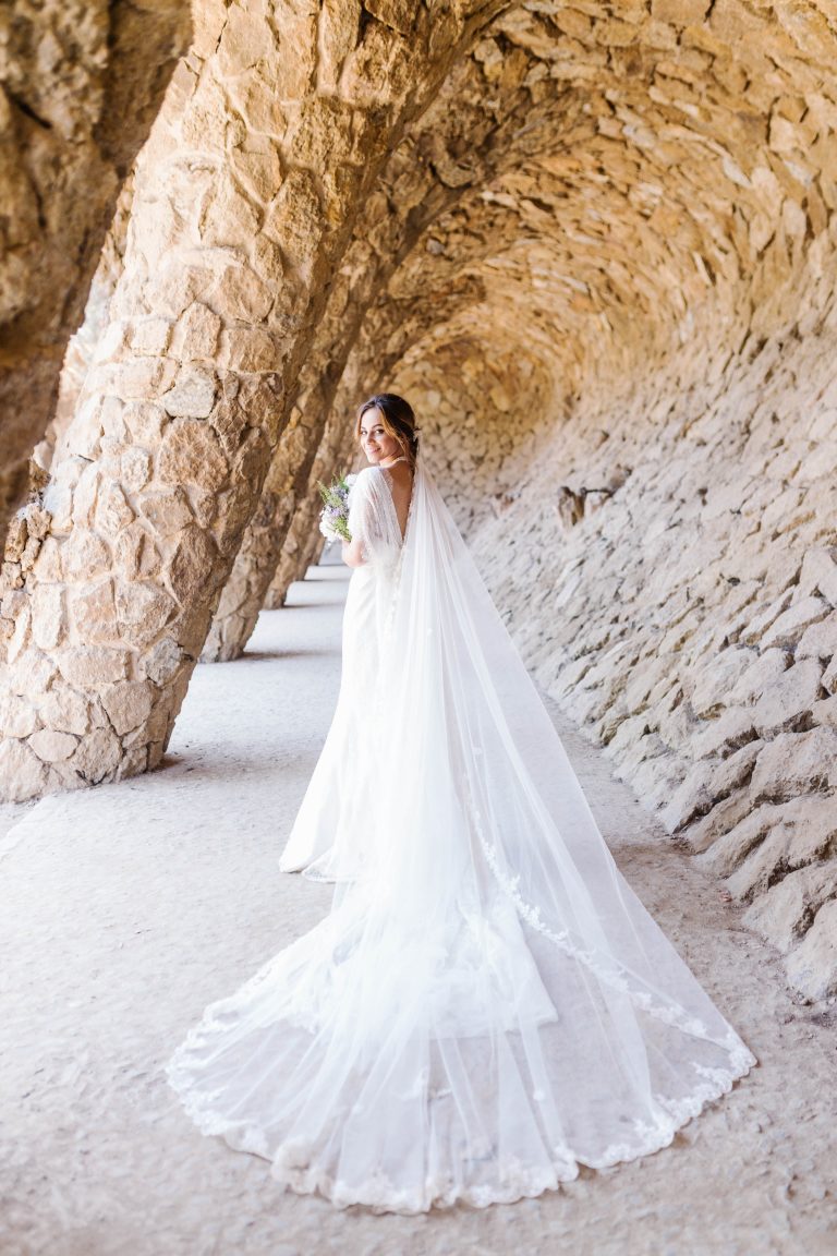 Barcelona wedding photographer | Elopement in Barcelona - Parc Güell| Lena Karelova Photography