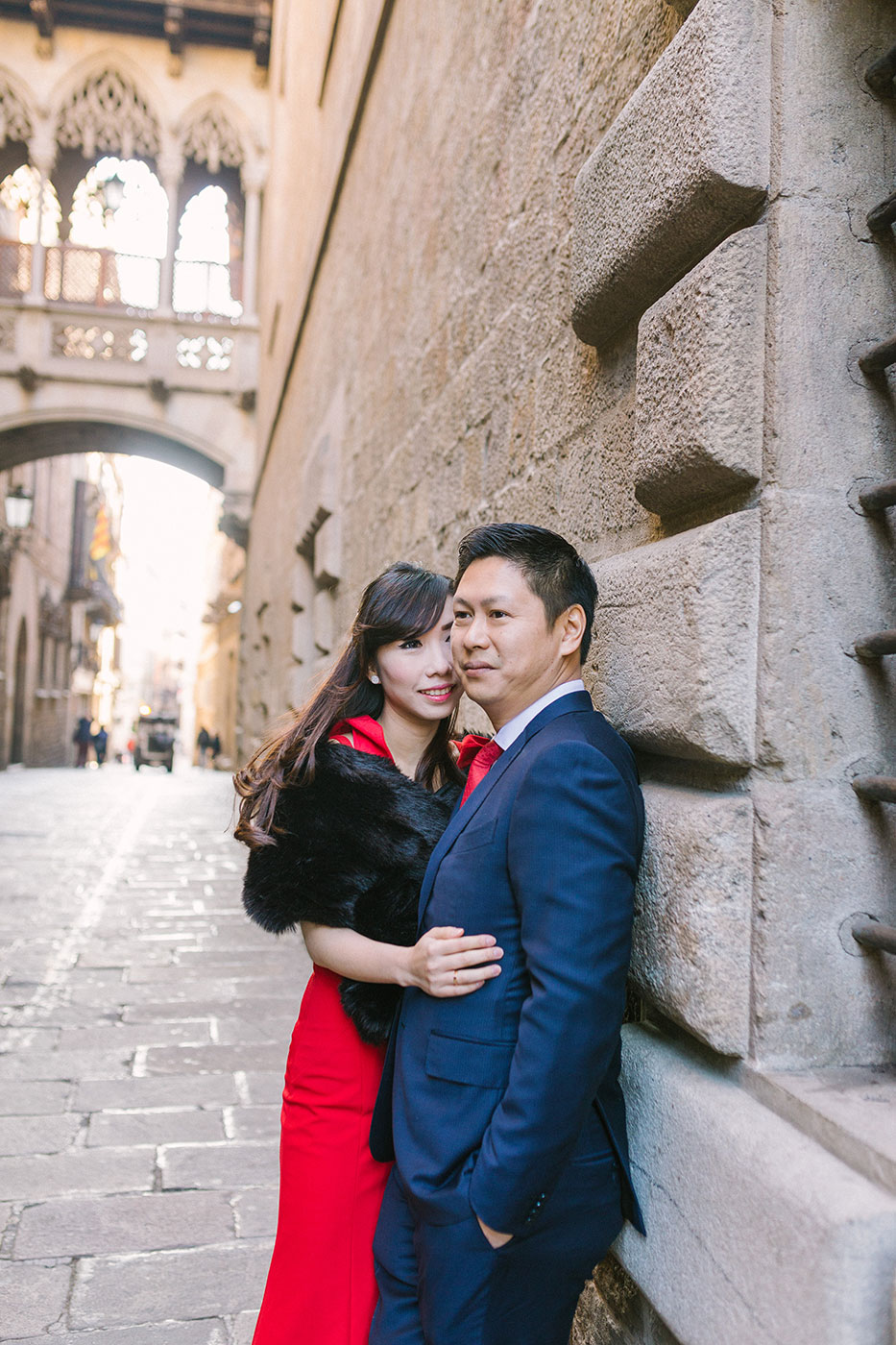 Barcelona Gothic quarter engagement photography | Barcelona Wedding Photographer | Lena Karelova Photography | Barcelona Film Photogrpher