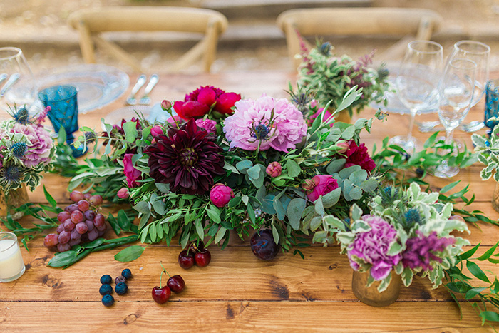 Flower centerpiece by The Original Fleurs Barcelona | Wedding at Torre Sever | Destination Wedding Photographer Barcelona