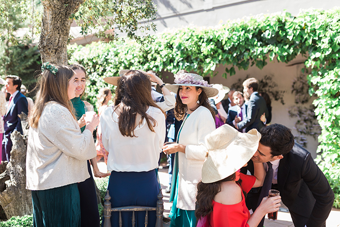 Guests chilling |Wedding at Mas Vidrier | Destination Wedding Photographer Barcelona