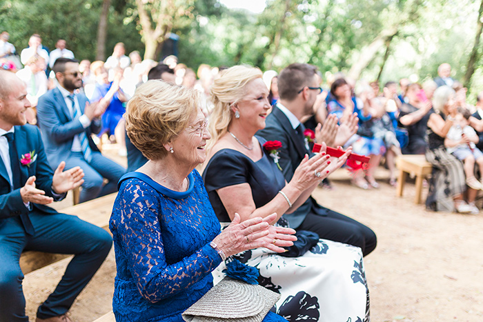 Guests on the ceremony | Wedding at Torre Sever | Destination Wedding Photographer Barcelona