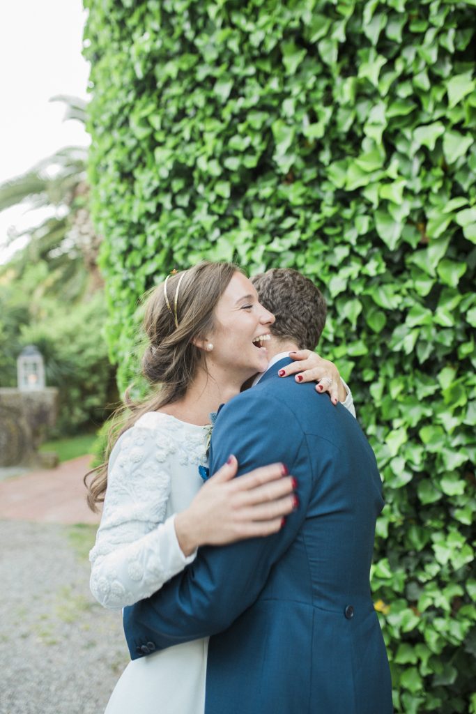 Happy bride enjoying photoshoot |Wedding at Mas Vidrier Barcelona| Destination Wedding Photographer Barcelona