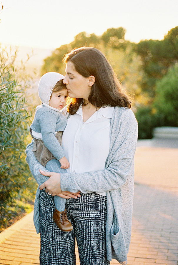 Motherhood photography | Family Photoshoot in Barcelona |Film Family Photographer | Lena Karelova | Kodak Portra 400