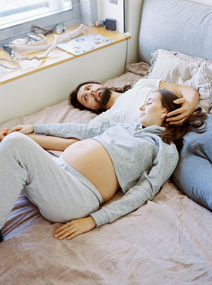 Maternity Photoshoot in Barcelona | Lena Karelova Film Photographer | Kodak Portra 400